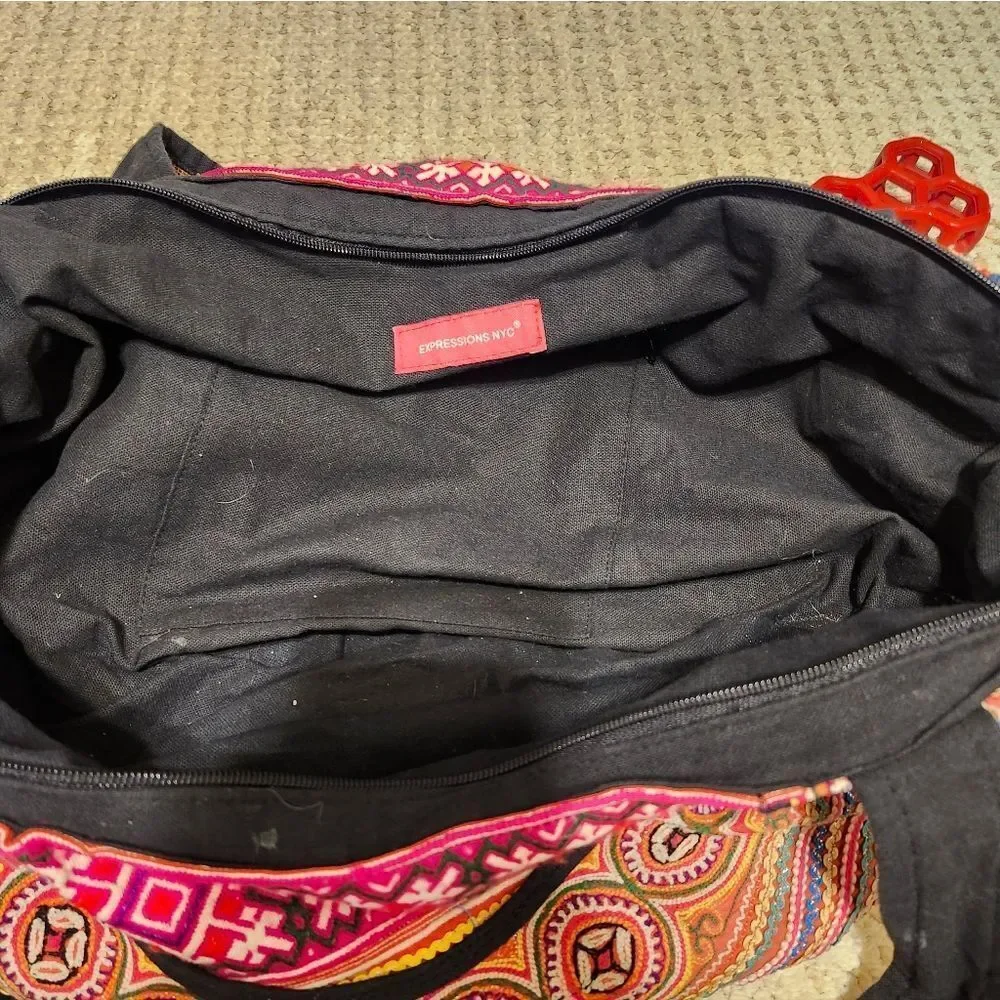 NWT Expressions NYC Artisan Hill Tribe Embroidered Half-Moon Boho Handbag $78